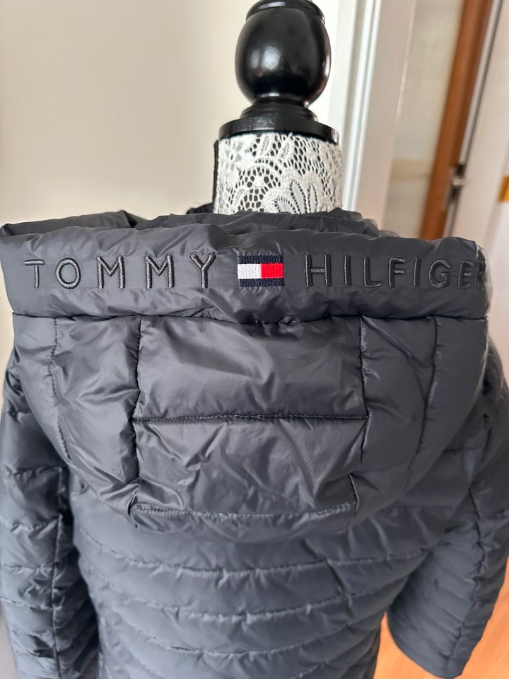 Tommy Hilfiger Jacke Steppjacke Übergangsjacke schwarz XS S M in Schwebheim