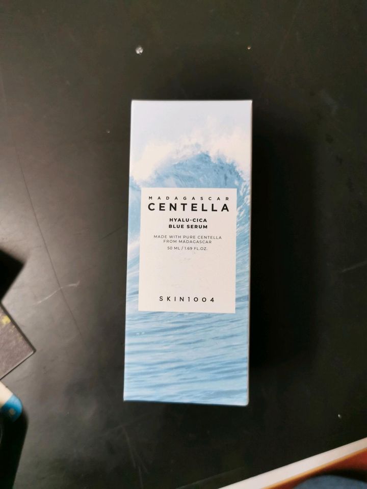 Skin1004 Madagascar Centella Hyalu-Cica Blue Serum in Wernau