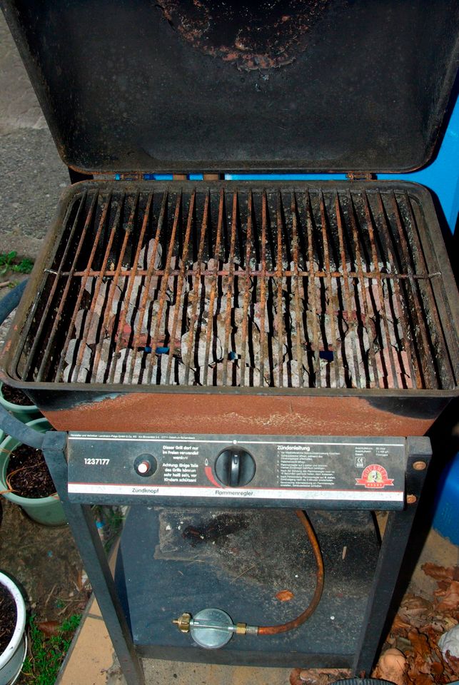 Grill zu verschenken Gasgrill gebraucht, Funktion mit 1 Flamme in Tornesch