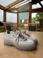 Reebok Weiße Platformsneaker mit Golddetails Pankow - Prenzlauer Berg Vorschau