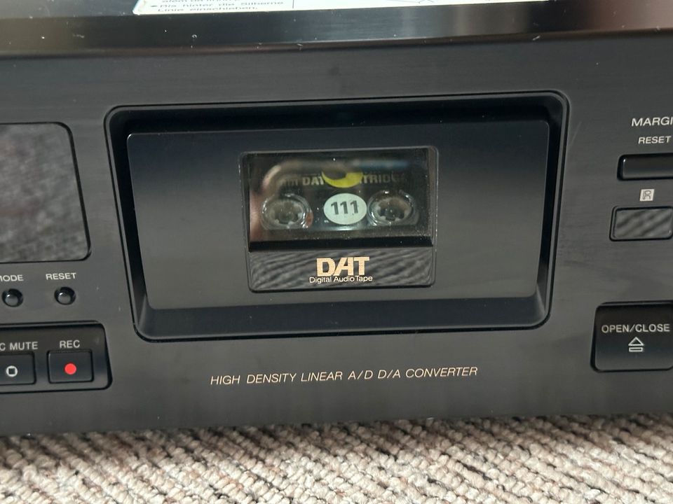 Sony Dat Recorder DTC-790 in Winkelhaid