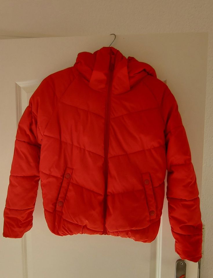 Winterjacke Anorak H&M rot 158 in Tüttleben