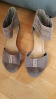 Sandalen in Farbe Taupe Nordrhein-Westfalen - Hilden Vorschau