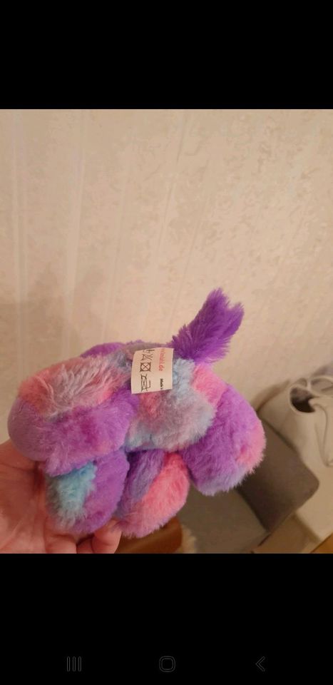 Buntes Kuscheltier Einhorn im super Zustand in Vechelde