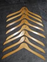 Holzbügel lasiert, sehr stabil; Spannweite 44 cm; 8 Stück = 12 €; Rheinland-Pfalz - Neustadt an der Weinstraße Vorschau