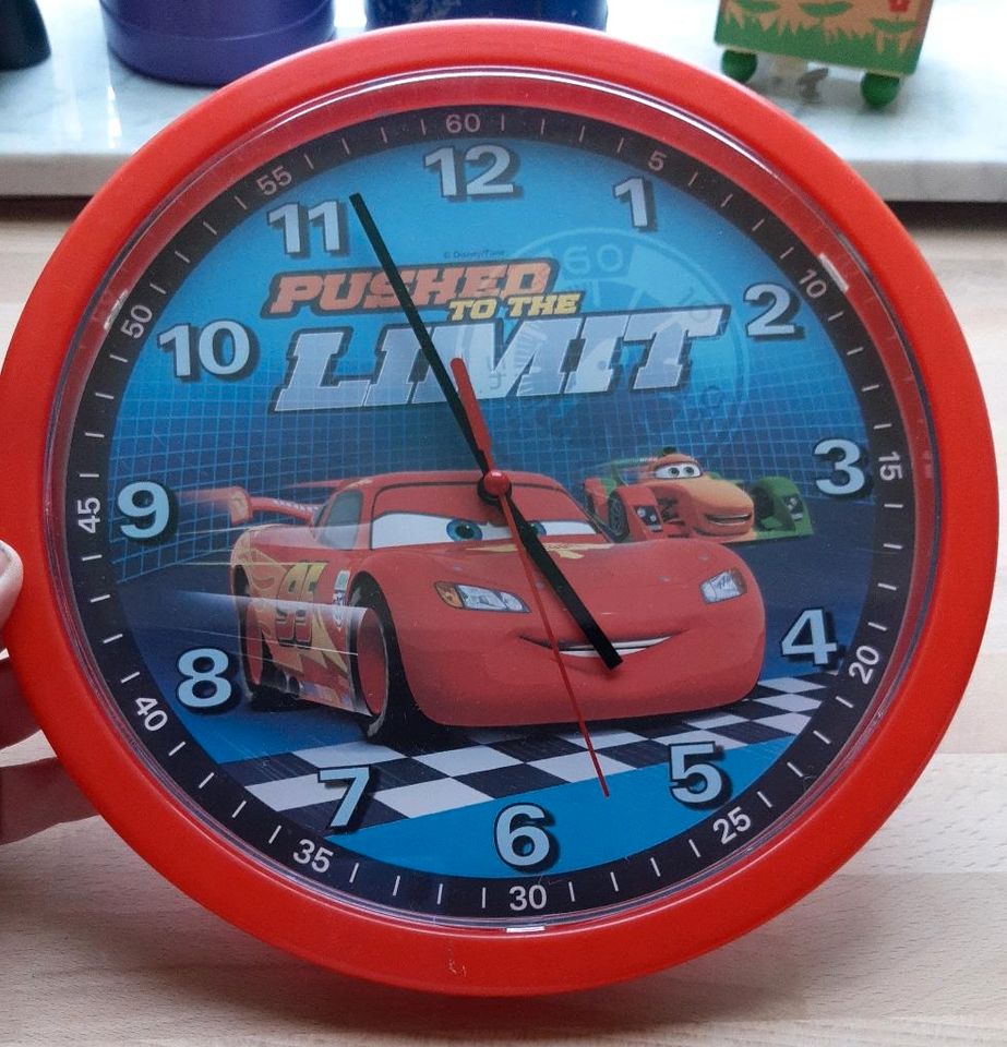 Lightning McQueen Wandbild Keilrahmen plus Wanduhr in Südliches Anhalt