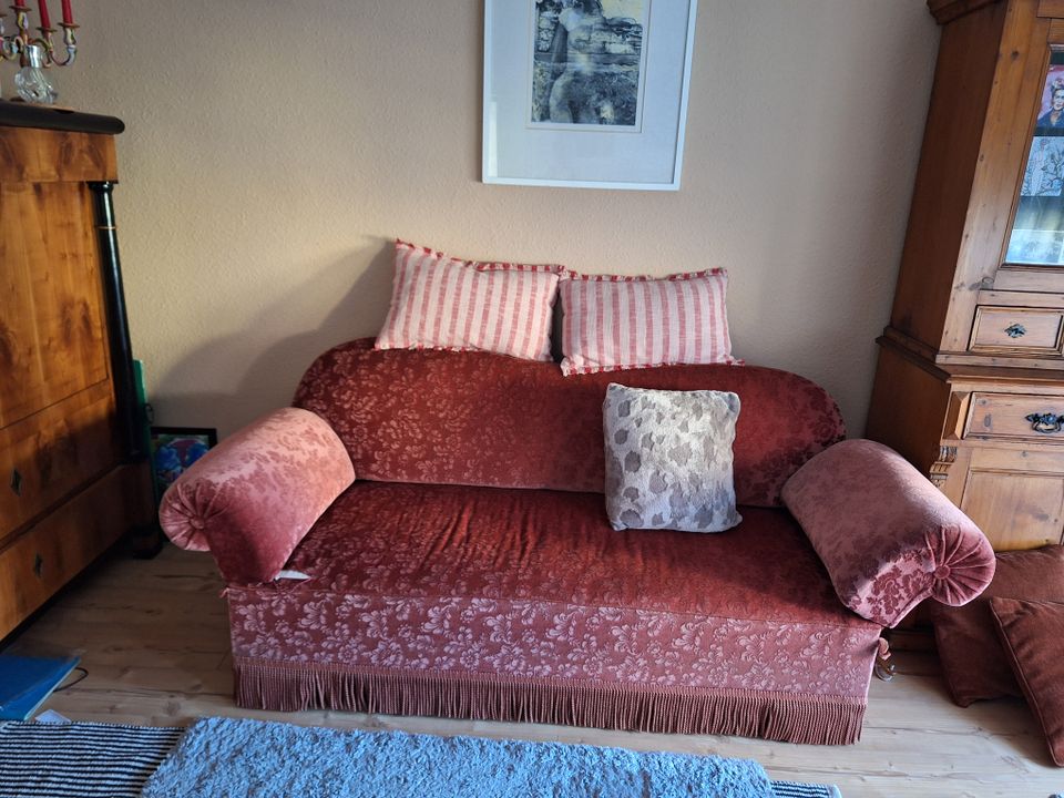 Sofa für Vintage-Liebhaber in Bad Nauheim