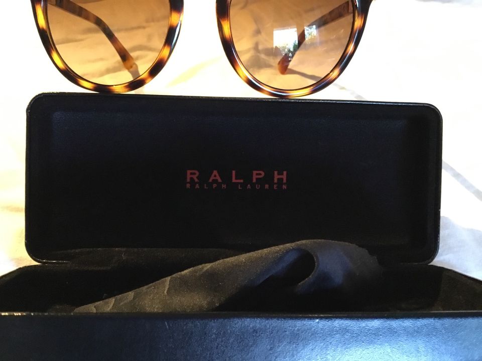 Sonnenbrille Damen Ralph Lauren neuwertig in Ahrensburg
