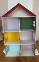 Schönes Puppenhaus aus Holz, geeignet für Barbie München - Schwabing-West Vorschau