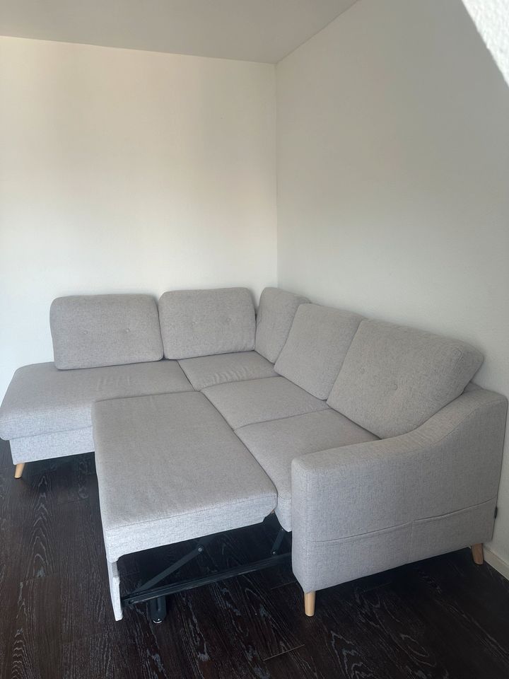*SONDERPREIS* Ausklappbares Sofa in Grau in Köln