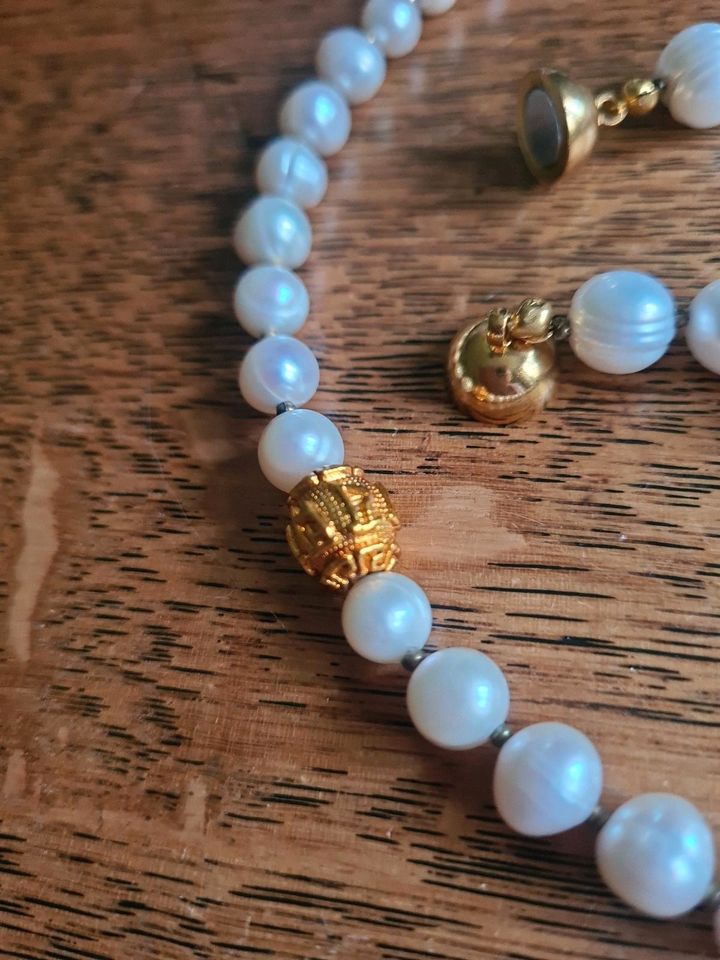 Halskette und Armband Perlen Pixiu Gold in Münsing