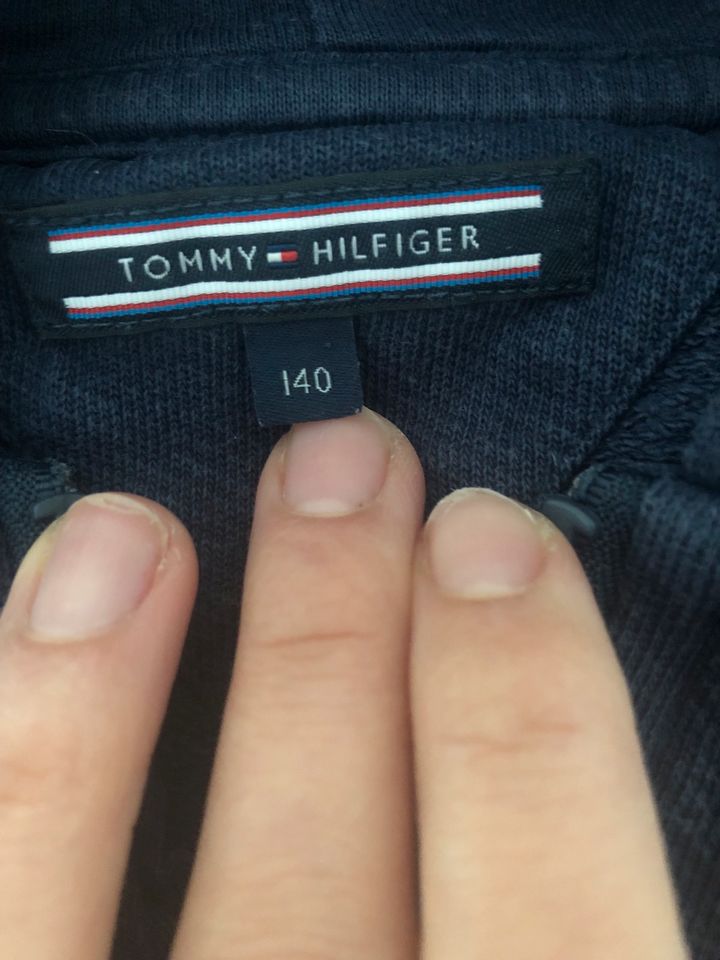 Weste Tommy Hilfiger Größe 140 in Untergriesbach