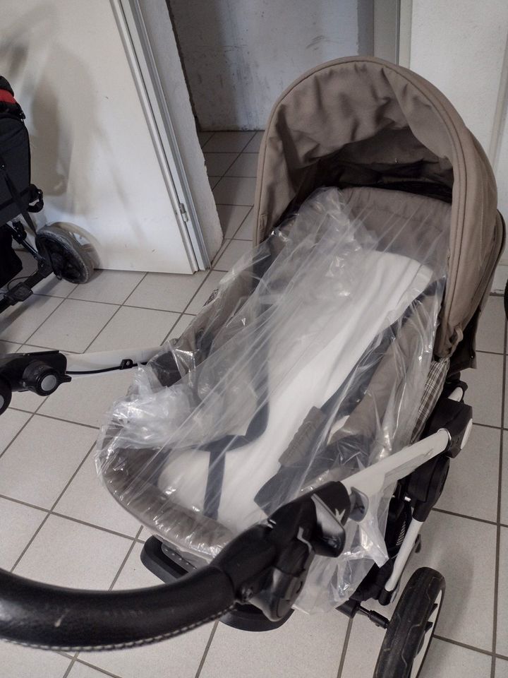 Teutonia Kinderwagen Babywanne, Sportsitz, Fußsack in Kusterdingen