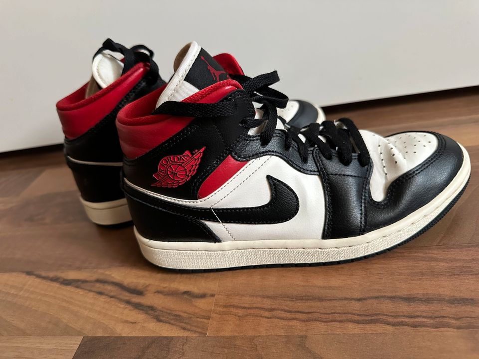 Nike Air Jordan 1 Mid Gym Red Panda (W) BQ6472-061 in Münster