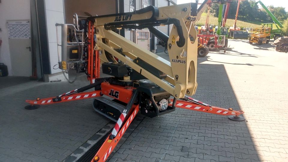 Raupenbühne Jlg 13m neu Steiger Kettenbühne in Perlesreut