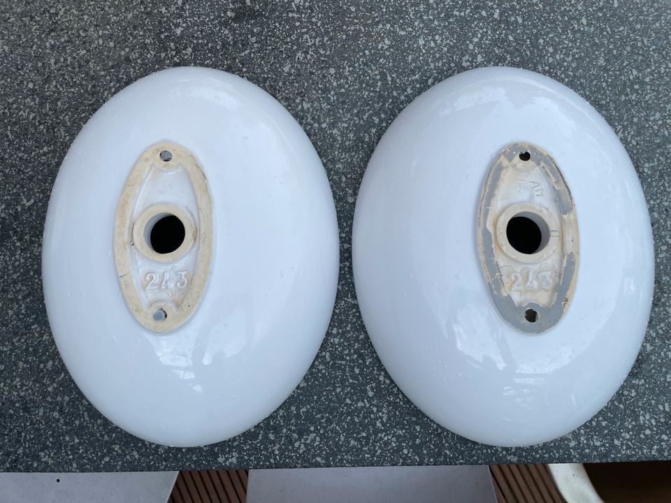 2 Aufsatzwaschbecken oval mit push up in Leipzig