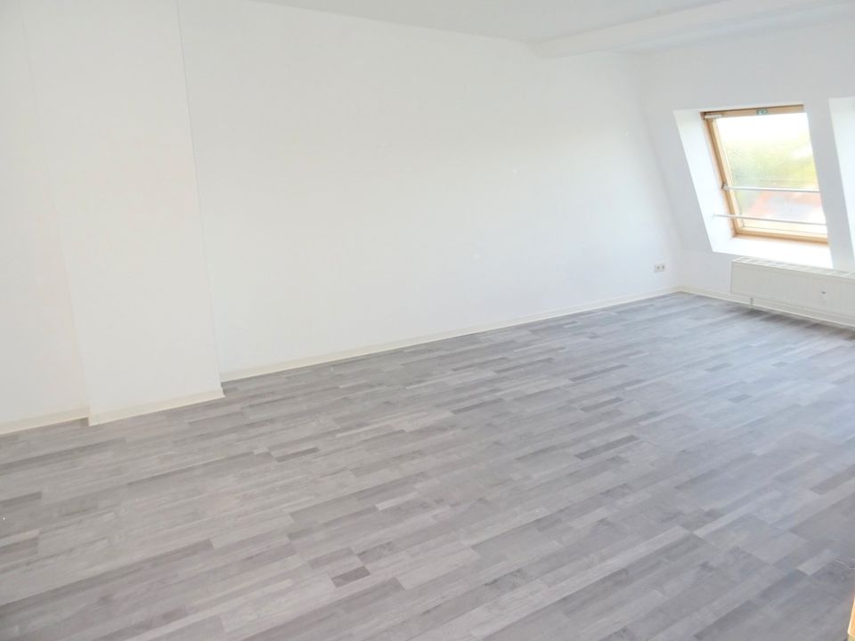 * mit Ausblick * 3 Zimmer Wohnung in Zwickau zu vermieten! in Zwickau