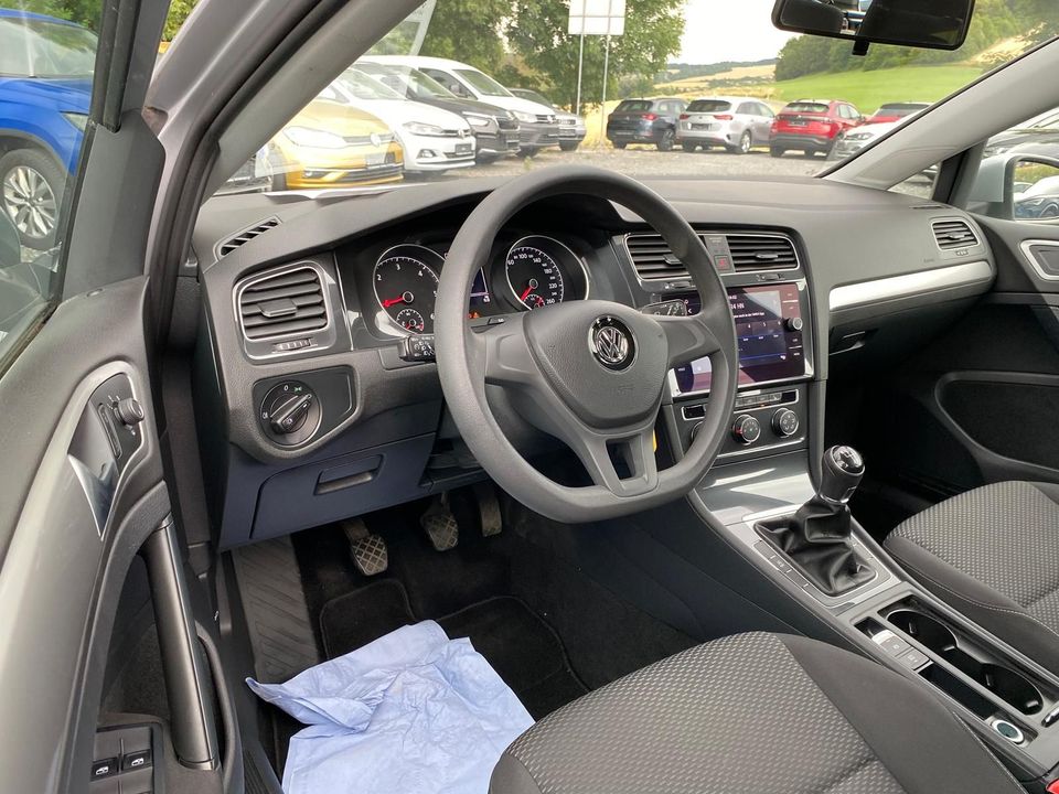 Volkswagen Golf VII Variant 1.6 TDI *Trendline*Tempomat*SHZ in Boxberg