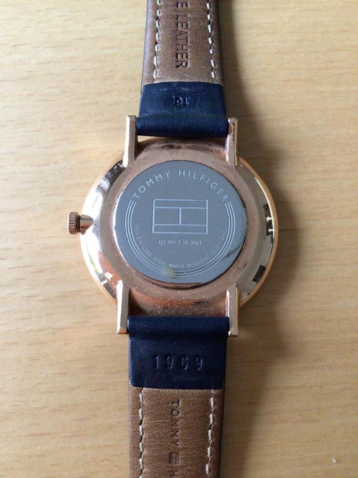 Tommy Hilfiger Uhr Damen Roségold / Armband Dunkelblau wie neu in Garbsen