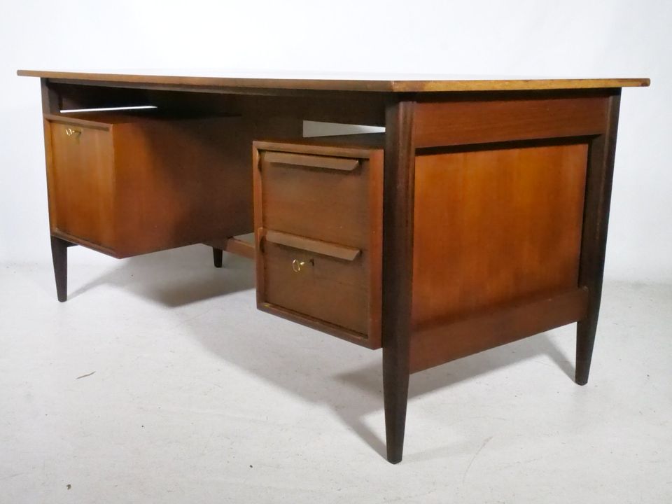 Teak Chef Schreibtisch 60er Jahre Design Büro Tisch WK Möbel in Mainz