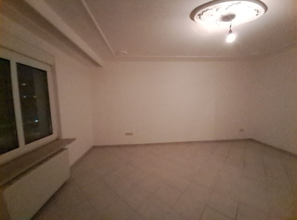 ** Verkauf: 3-4 Zimmer-Wohnung mit 105 m² inklusive Balkon** sofort fei** in Nürnberg (Mittelfr)