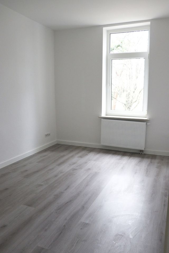 Komplett sanierte Altbauwohnung mit Balkon zum Park, 1. OG links, Deb.-Nr. 401171 in Wilhelmshaven