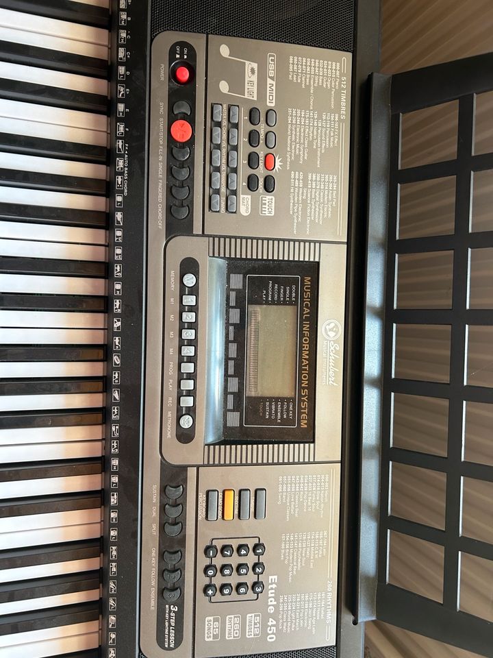 Keyboard Schubert in Schierling