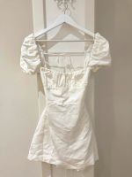 Weißes Kleid mit Rückenschnürung Friedrichshain-Kreuzberg - Friedrichshain Vorschau