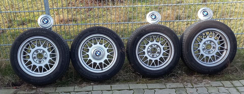 Alufelgen original für BMW 8er mit Reifen 225/50R16 in Winsen (Luhe)