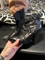 BUFFALO STIEFEL HIGH HEELS GR 38 GUTER ZUSTAND LEDER ANKLEBOOT Baden-Württemberg - Baltmannsweiler Vorschau