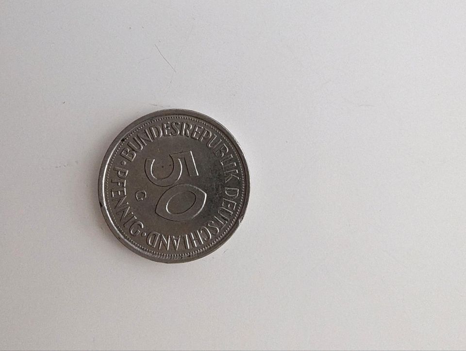 Fünfzig Pfennig Münze in Hamburg