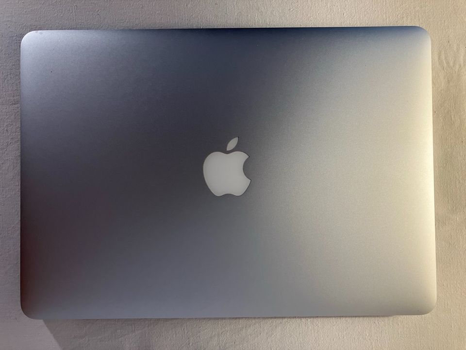 MacBook Air (13", Anfang 2015) OVP in Kenzingen