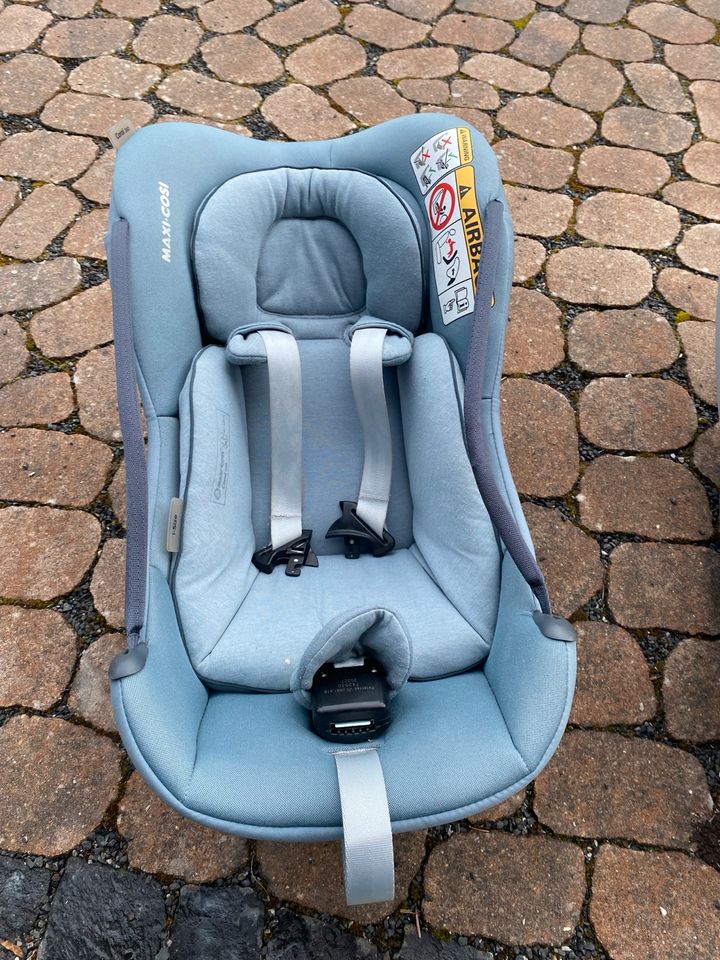 Maxi Cosi Coral 360 mit Isofix Station Kindersitz Babyschale in Schlüchtern