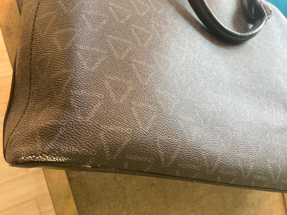 Valentino Handtasche schwarz Muster in Oldenburg