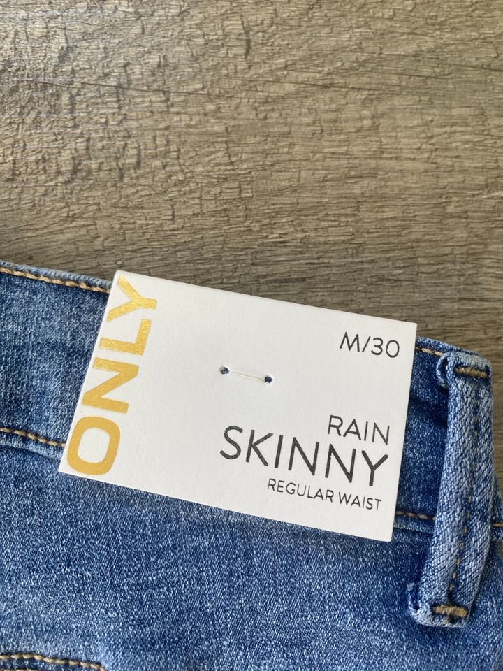 Only Jeans Skinny Rain Regular Waist Blau Gr. M 30 NEU in Heuchelheim