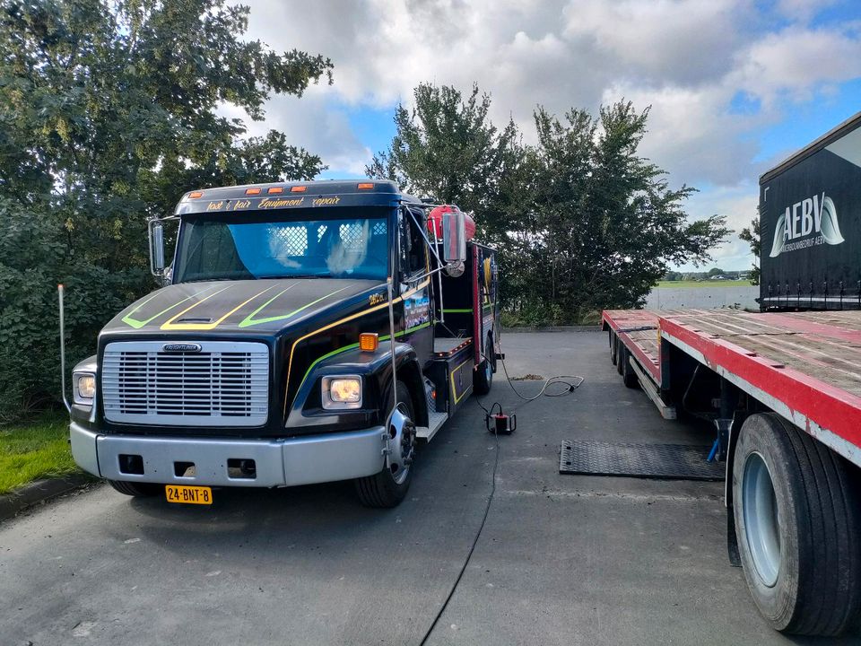 Freightliner FL60 service truck us in Gronau (Westfalen)