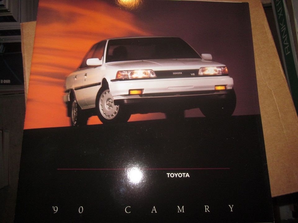 60x Stück Prospekt Toyota Camry USA, 1989 1990, Großformat, NEU in Karlsfeld