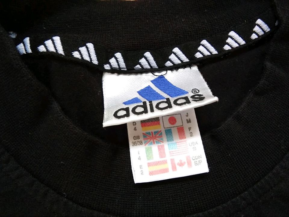 T-shirt von Adidas in Auma