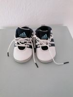 Schuhe Baby 18 Adidas Lauflernschuhe Babyschuhe Nordrhein-Westfalen - Hückeswagen Vorschau