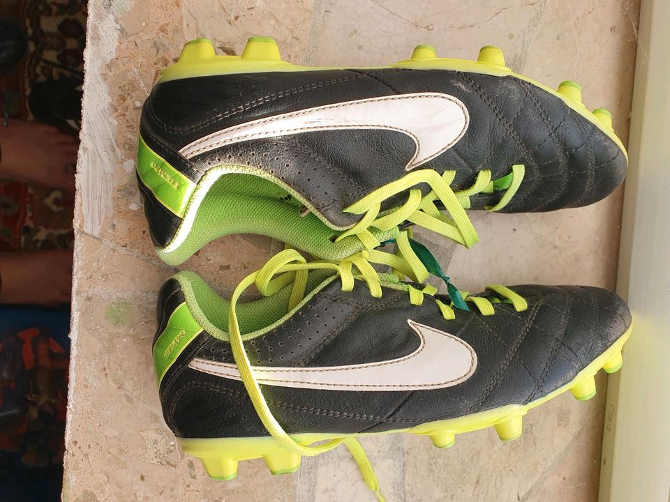 Fußballschuhe in Buchloe