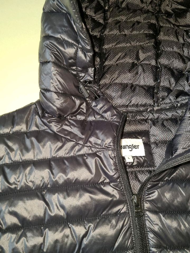 Steppjacke Jacke von Wrangler Gr. M, Gr. 38 schwarz in Berglern