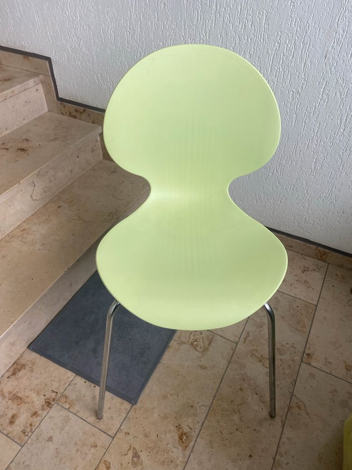 Stühle in tollem Grün in Sprockhövel
