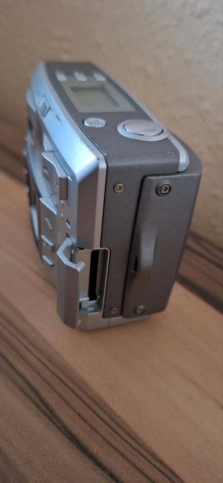 Digital Kamera Hewlett Packard Photosmart 735 mit 3,2 MP + 15x Zo in Lübeck