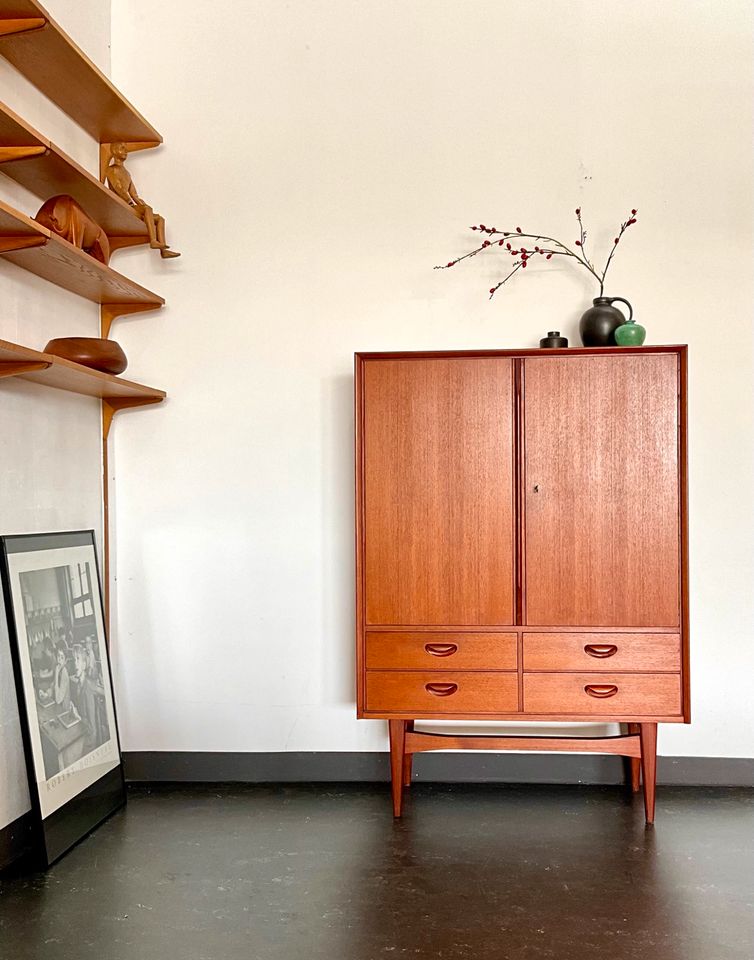 Mid-Century 60er Vintage Danish Design Teak Kommode Highboard in Hamburg