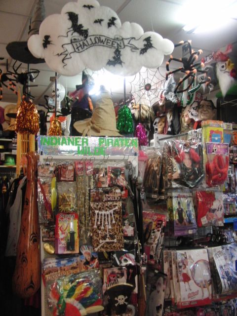 Halloween-Kostüme und Zubehör Ausleihen oder Kaufen ! in Hörlitz