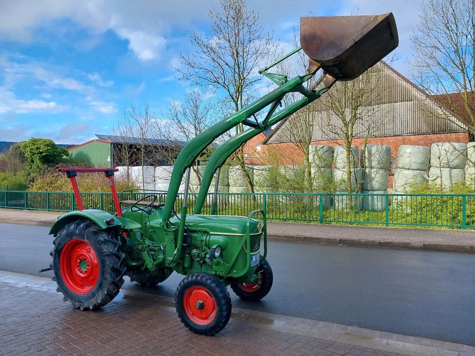 Deutz D40 mit Frontlader, Traktor, Schlepper, Trecker, Hoflader in Auetal