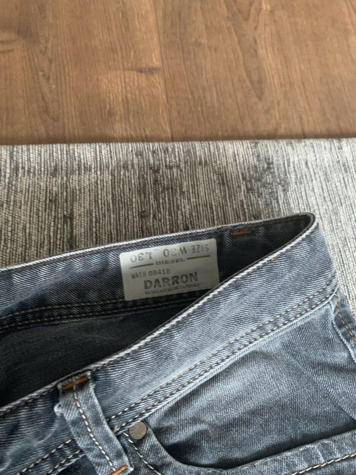 Diesel Jeans Darron Wash 0841B W30 L30 grau neuwertig in Wolfenbüttel