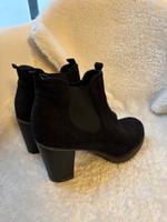 Schwarze Stiefelette mit Absatz von Deichmann – Größe 40 – Baden-Württemberg - Schorndorf Vorschau