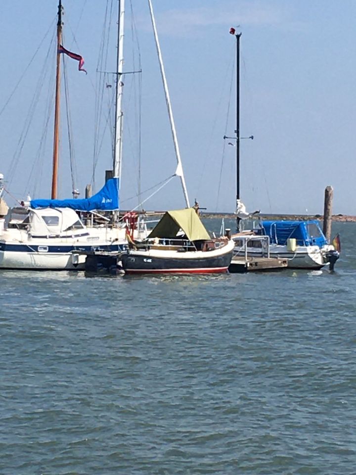 Tuckerboot, ähnlich Sloep, ehemaliger Motorsegler in Apen