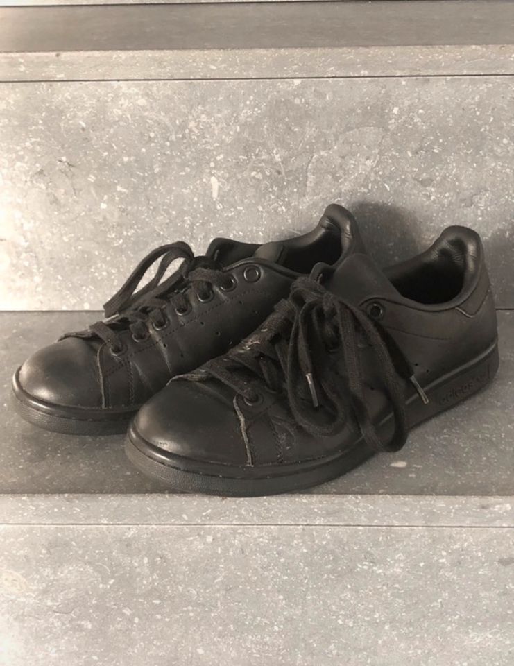 adidas Stan Smith triple black Größe UK 5.5 / EU 38,5 in Sommerhausen Main